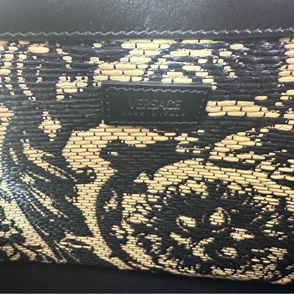 NEW! Extra Large Versace Athena Baroque Tote - Picture 5 of 11